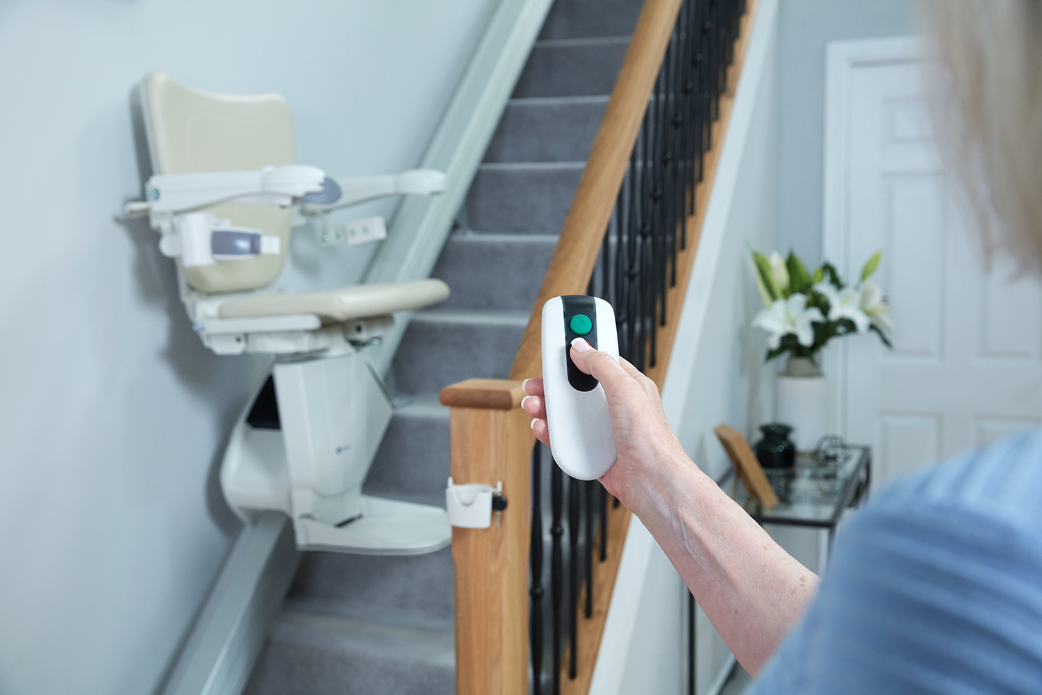 1100 remote calling lift - Shire Mobility